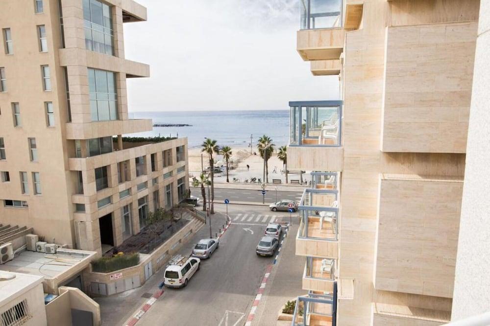 Savoy Sea Side Hotel (Adults Only) Tel Aviv Exterior photo